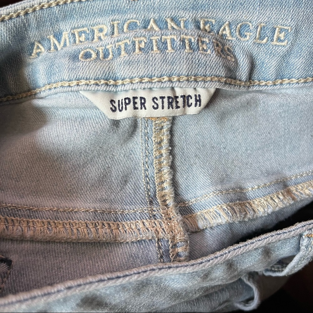 Size 8 AE Hi Rise Ripped Jeggings in Light Wash👖 - Picture 7 of 8